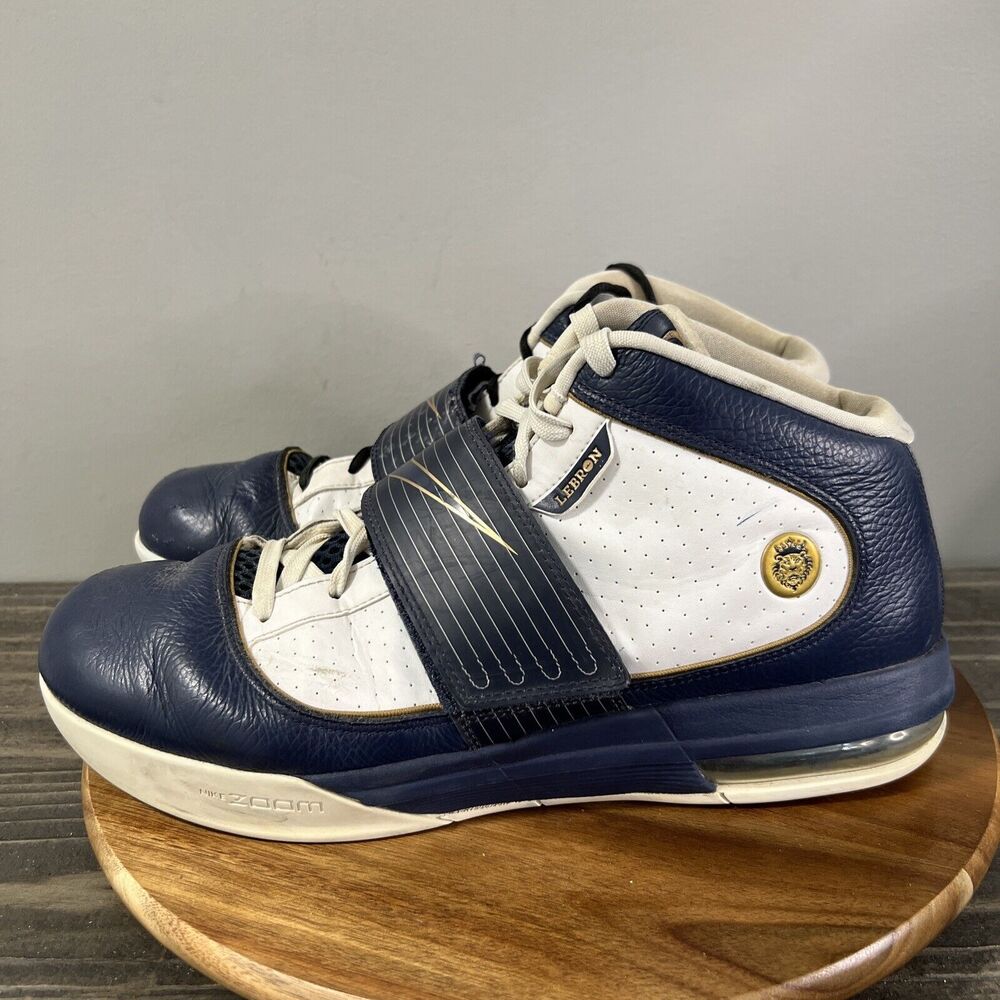 NIKE 2010 Lebron Zoom Soldier 4 Men's Size 13 Blue White Shoe Sneaker 407707-401